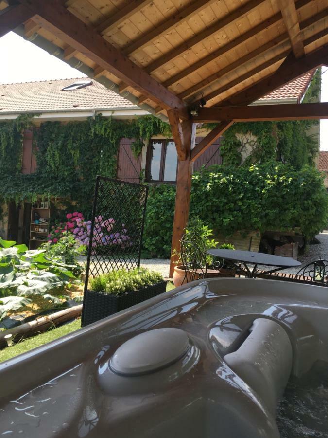 Gite De Solama Avec Spa Balleville Exterior photo
